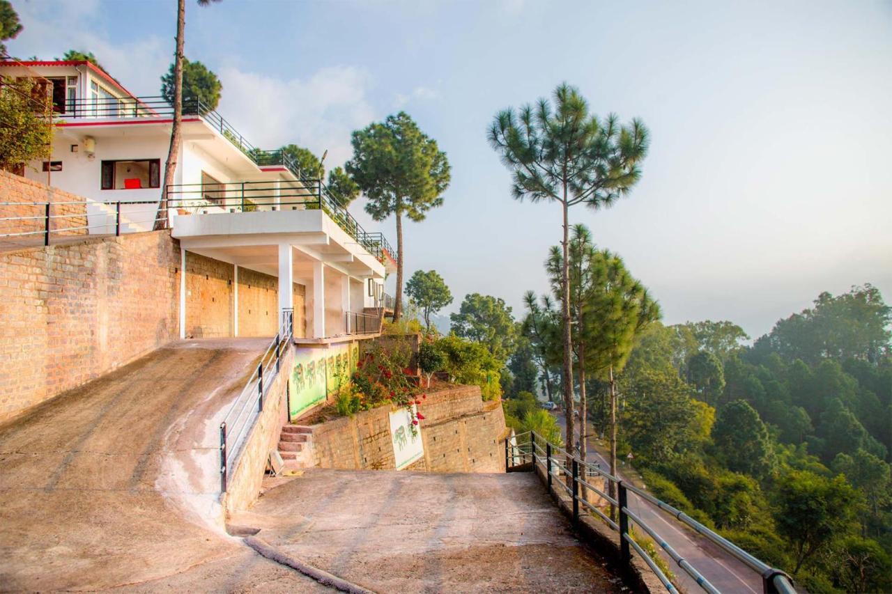 Villa Woodside Meadows By Veo - Part Of Stayvista Kasauli Exterior foto