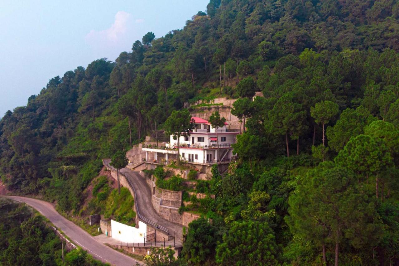 Villa Woodside Meadows By Veo - Part Of Stayvista Kasauli Exterior foto